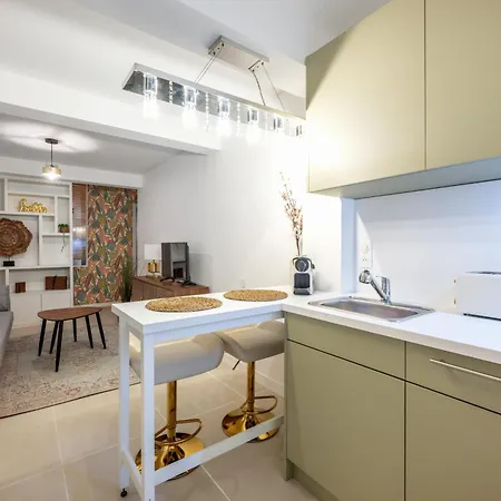 Appartement 2 Bedroom Near Sea *