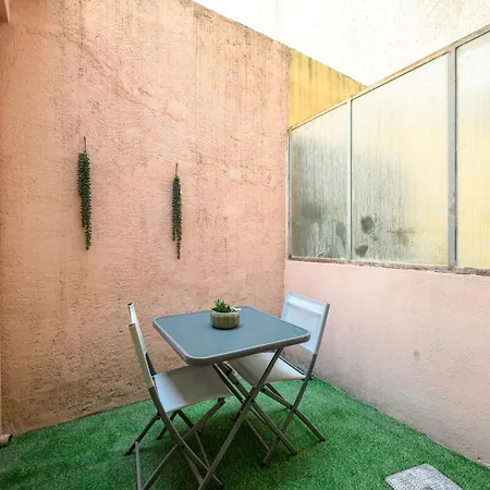 2 Bedroom Near Sea Appartamento